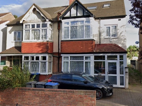 6-bedroom house in Croydon (CR0 7AG)